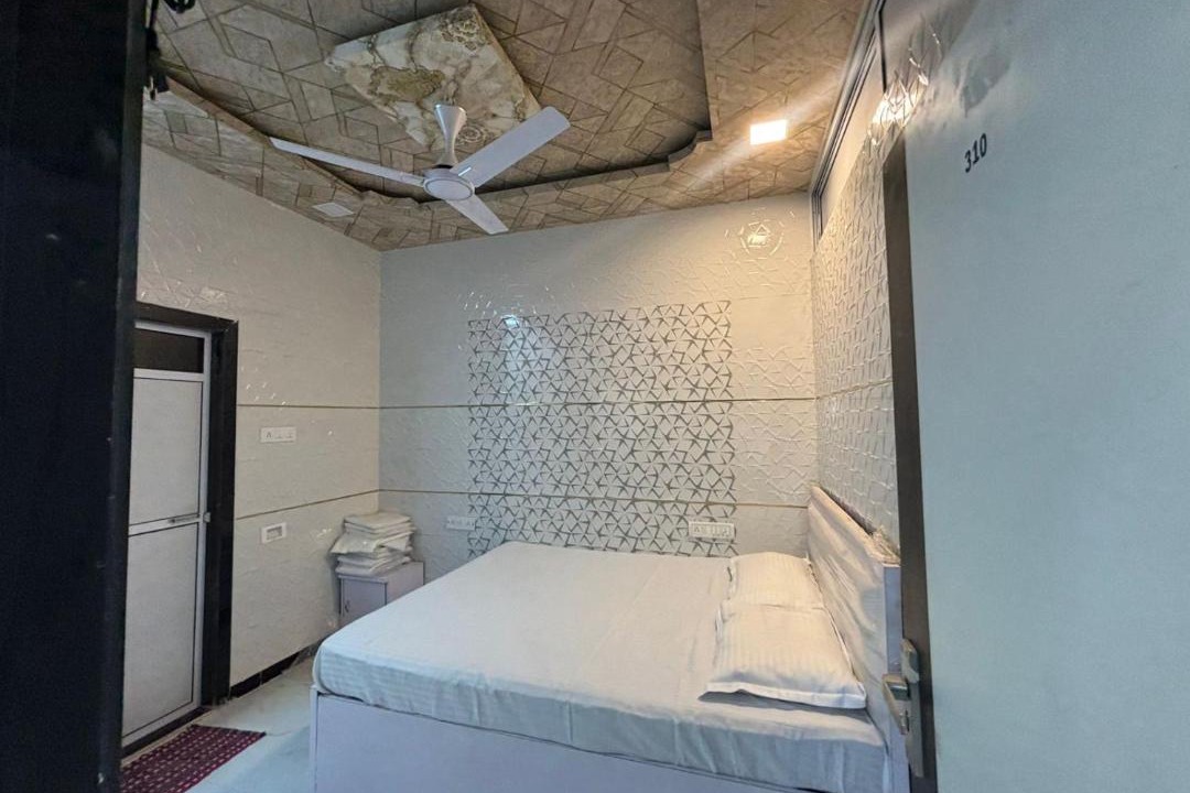Photo of Bedroom in Vapi