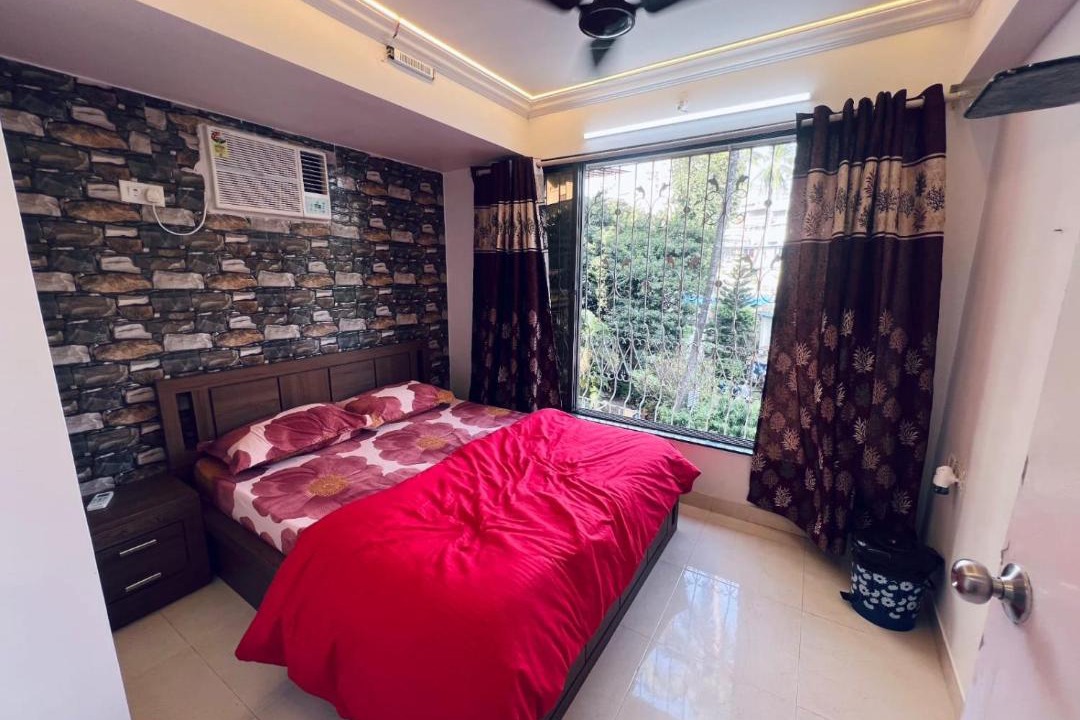 Photo of Bedroom in Pali Hill