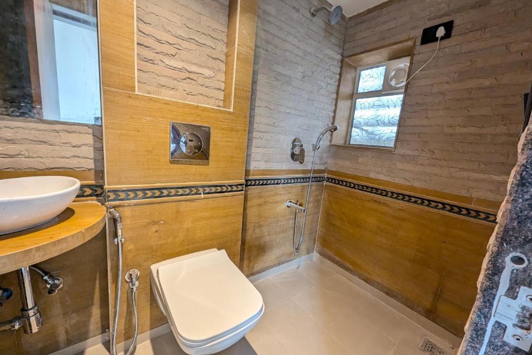 Photo of Bathroom in Mahabaleshwar