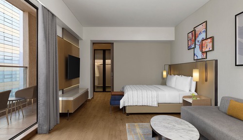 Studio, 1 King Bed, Balcony, City View