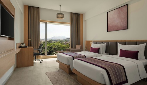 Classic Room, 2 Twin Beds, Mountain View