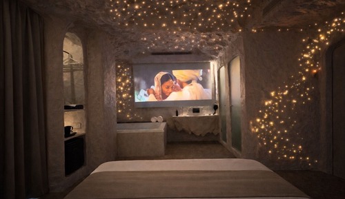 Jugnu Room with Grand Jacuzzi