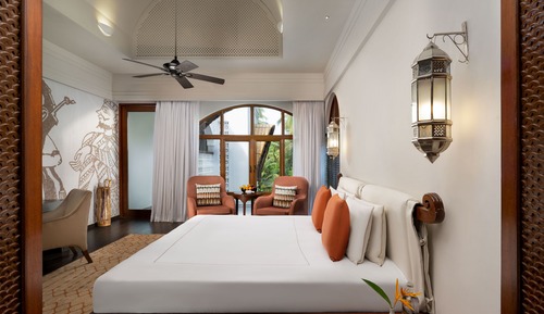 Superior Room, 1 King Bed, Balcony