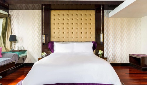 Suite, 1 King Bed (Opera)