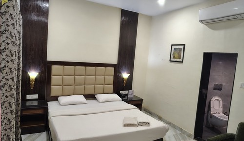 Deluxe Room, 1 Double Bed, Garden View