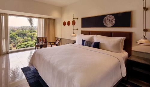 Valley View Room