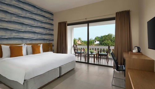 Room, 1 King Bed, Courtyard View