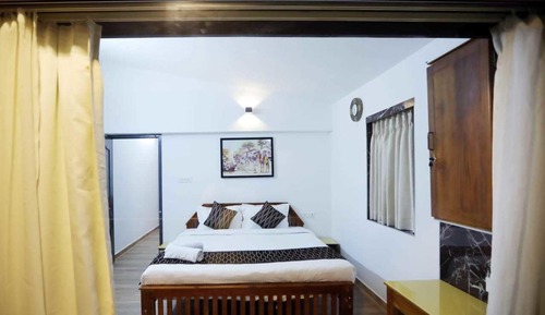 Executive Cottage, Valley View