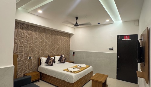Deluxe Double Room, City View