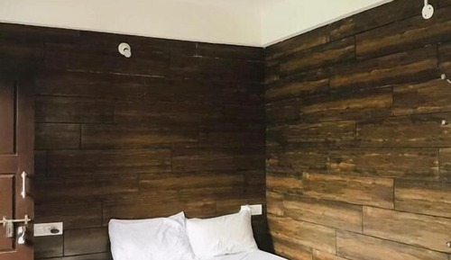 Basic Double Room, Balcony, Mountain View