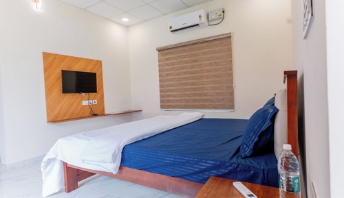 Luxury Cottage, Pool View, Executive Level