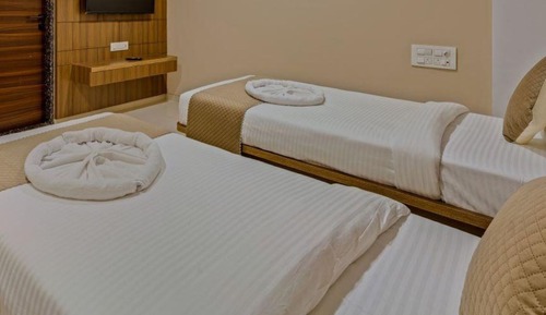 Twin Bed Room AC