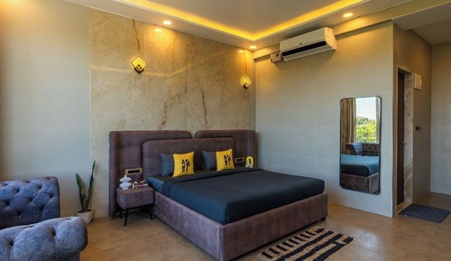 Deluxe Double Room with Balcony and Hill View