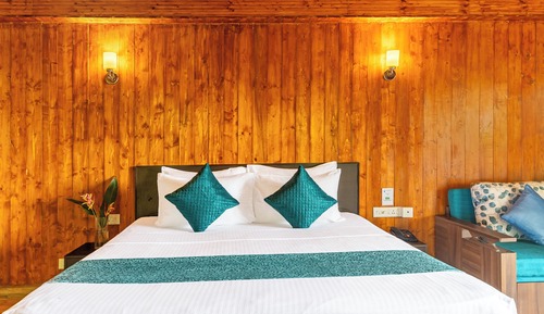 Valley View Room with Sit-out