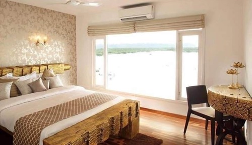 Luxury Suite