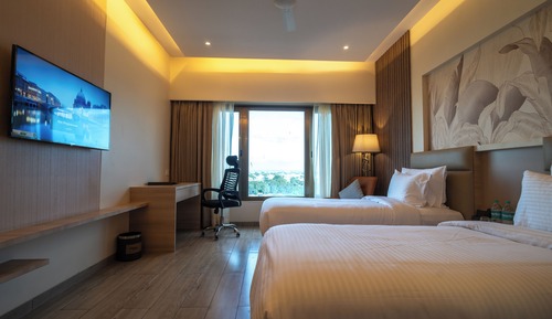 Superior Twin Room, City View
