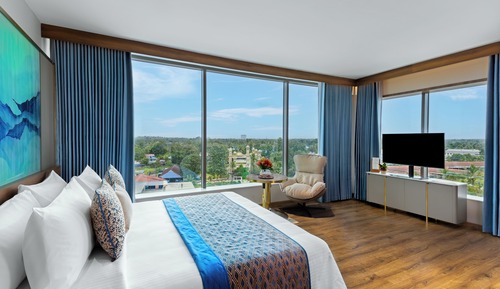 Suite, 1 King Bed