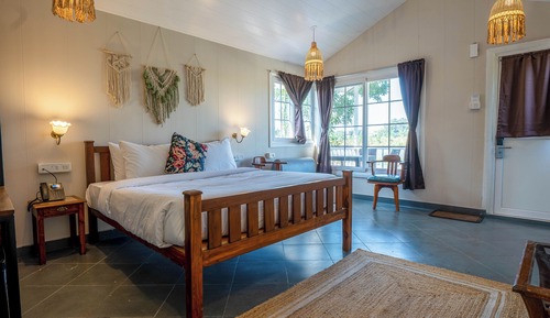 Magnolia Pond View Room