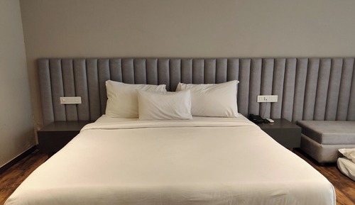 Deluxe Double Room, Garden View