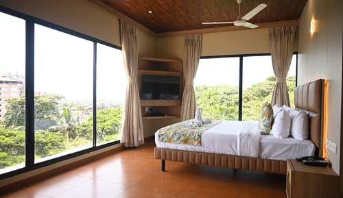 Club Room, 1 King Bed, Non Smoking, Sea View