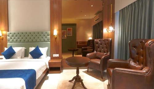 Club Twin Room, City View