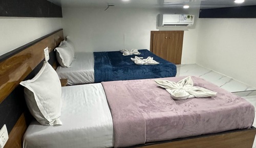 Six Bed Standard Room