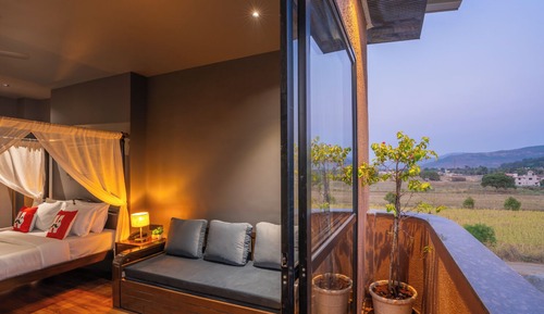 Deluxe Quad Room