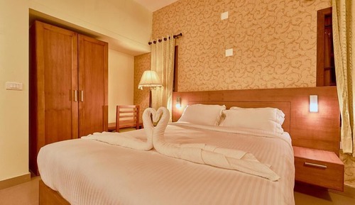 Presidential Suite, 1 Queen Bed, Balcony, Garden View