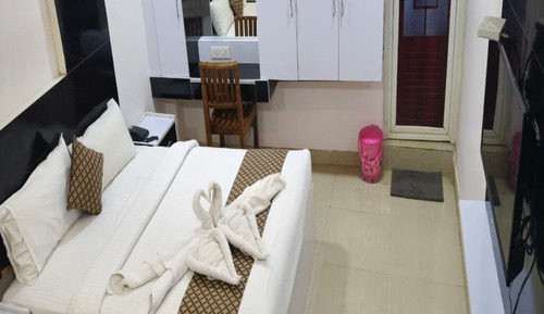 Comfort Triple Room, City View