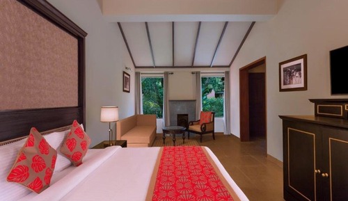 Premium Cottage King Bed Garden View