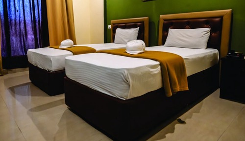 Economy Room