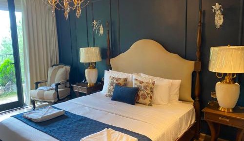 Deluxe King Room