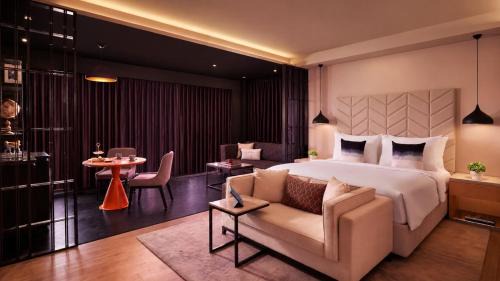 King Studio Suite