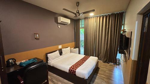 Queen Room with Balcony