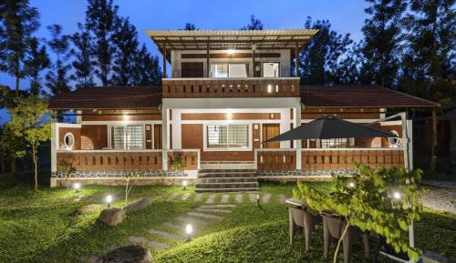 Villa with Garden View