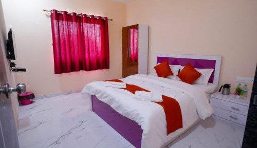 Deluxe Queen Room