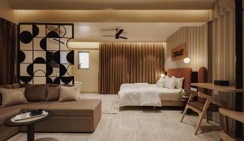Suite with Hot Tub