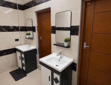 10-Bed Mixed Dormitory Room
