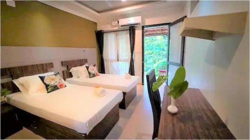 Deluxe Twin Room
