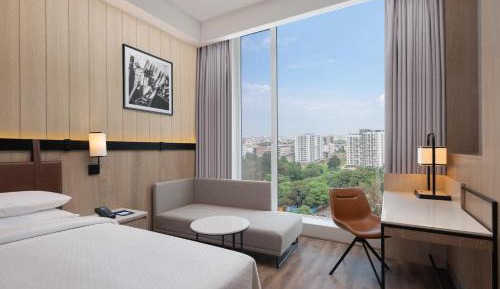 Superior, Guest Room, 1 King, City View