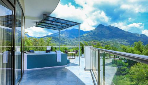 Suite with Mountain View