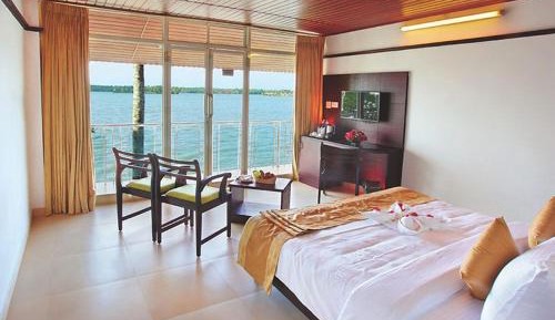 Suite with Lake View