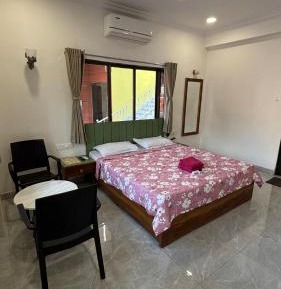 Deluxe Room (2 Adults + 1 Child)