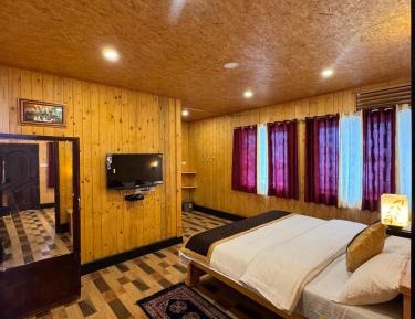 Double Room with Mountain View