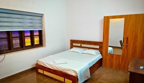 Deluxe Double Room (2 Adults + 1 Child)