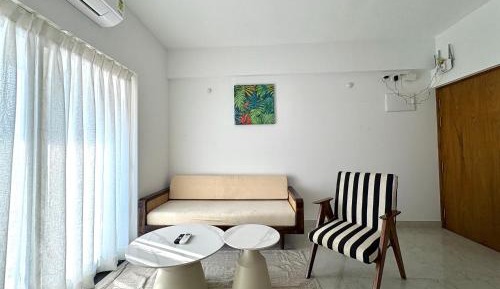 One-Bedroom Apartment with Balcony