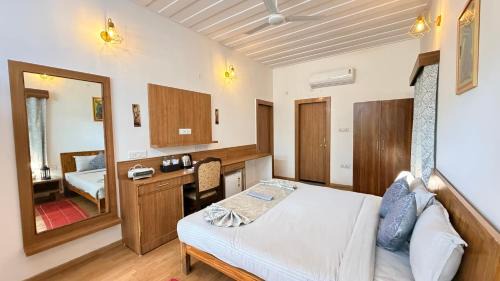 Triple Room with Garden View