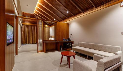 Suite with Garden View