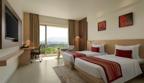 Winter Green Twin Room with Mountain View