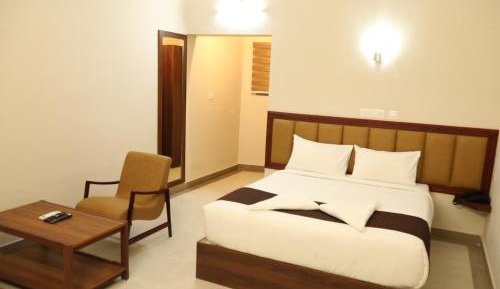 Deluxe Double Room (2 Adults + 1 Child)